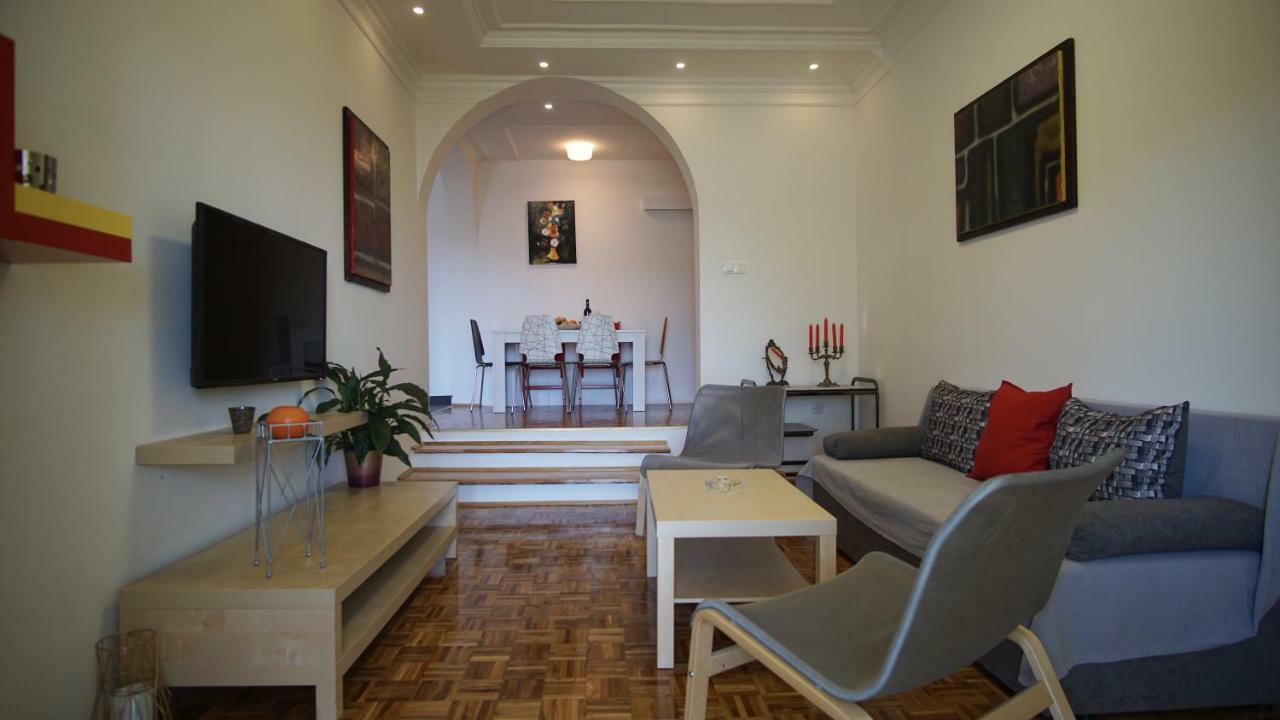 Apartmani Laura โตรกีร์ ภายนอก รูปภาพ