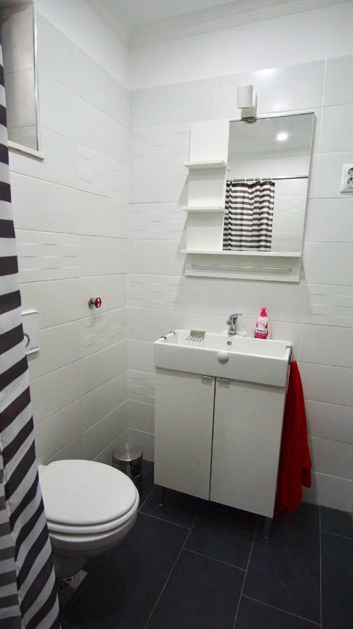 Apartmani Laura โตรกีร์ ภายนอก รูปภาพ